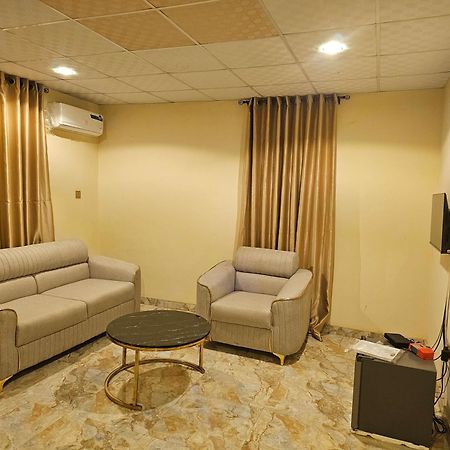 Bmh Hotel & Suites Ibadan Bagian luar foto